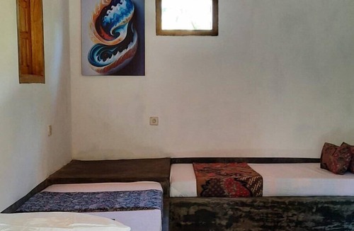 Krui Hostel | Rumah Nalu Surf Camp
