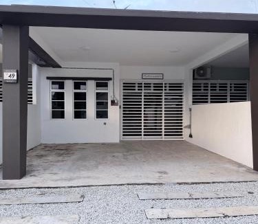 Tanjung House | Rumah49 Homestay Kuantan