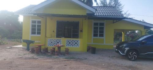 Rambai House | RumahKuningHOMESTAY