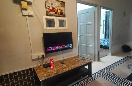 Sungai Siput House | RZ HOMESTAY With WiFi