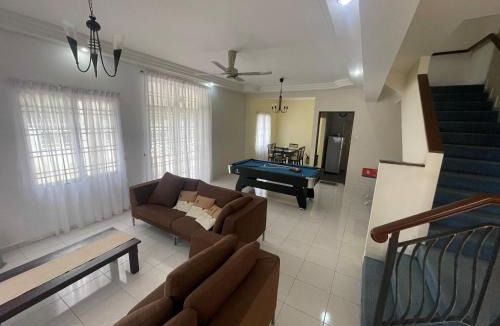 Taman Setia Indah House | S 75 corner house with pool table