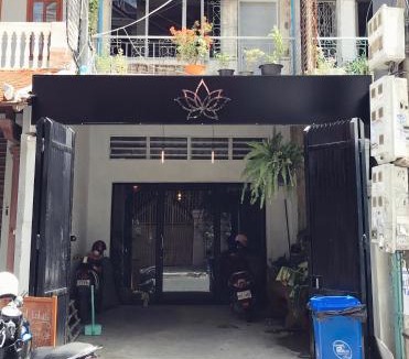 Chamkar Mon House | Sacred Lotus - Vegan Café X Hostel