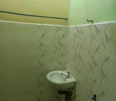 Kampung Telong House | Saffira Homestay Near Universiti Malaya Education Centre -UMEC