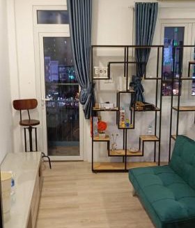 Downtown Ho Chi Minh City Apartment | Saigon apartmnent clz nightmarket
