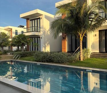 Long Hai Villa | Saint Simeon Resort in Long Hải- Biệt thự biển 3 phòng ngủ - sát biển - hồ bơi - BBQ