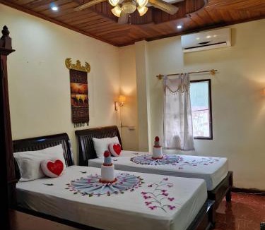 Luang Prabang Hotel | Sakura Wood House