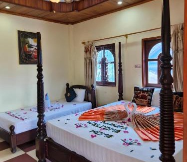 Luang Prabang Hotel | Sakura Wood House