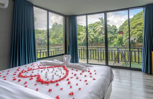 Ruessei Kaev Hotel | Samathi Lake Resort