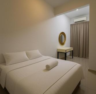 Kajang Villa | SAMPOISGT VILLA HOMESTAY - 3 Bedroom Landed House - With 3 Additional Single Foldable Mattresses - Near Bangi Avenue, UKM & GMI