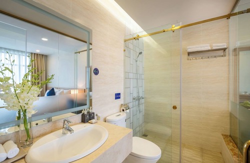 Duc Trong Hotel | Sandals Star Hotel