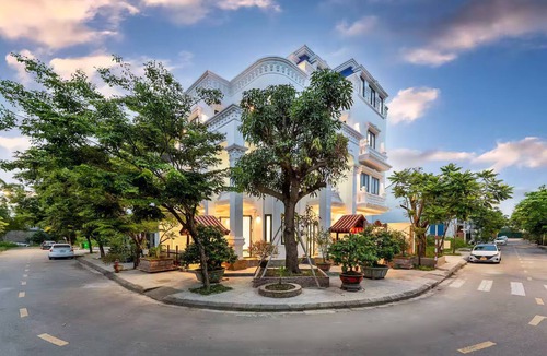 Hue Villa | Sanh homestay hồ bơi gần Aeon mall