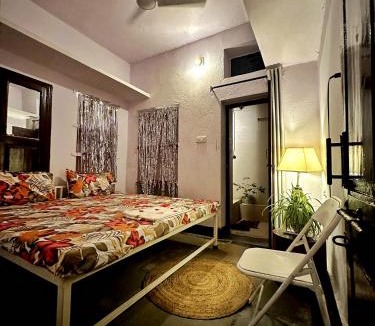 Lake Swaroop Sagar House | Sanjana's stay