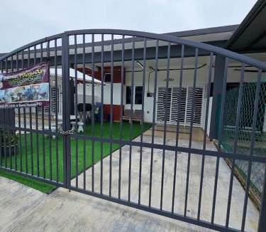 Si Rusa House | Santai Homestay PD
