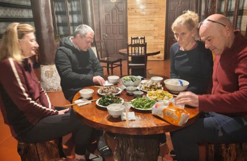 Hau Thao Bed & Breakfast | SaPa Hmong Streamside Homestay