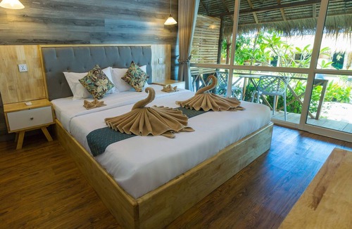 Koh Rong Sanloem Hotel | Sara Resort
