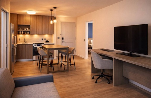 Zona Hotelera Hotel | Savor An Exhilarating Experience! Pet-friendly Property w/Pool. Free Parking