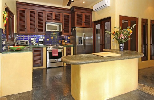 Sayulita House | Sayulita is heating up and the rates are coming down. Book now for summer!