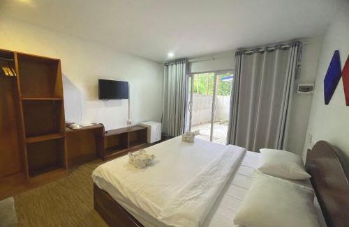 Koh Rong Hotel | Scarlet Sails Resort
