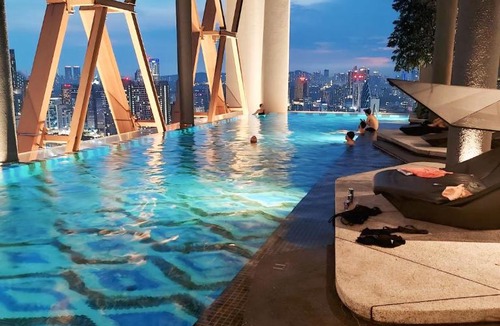 Kuala Lumpur City Centre Apartment | Scarletz Twin Tower Facing Suites