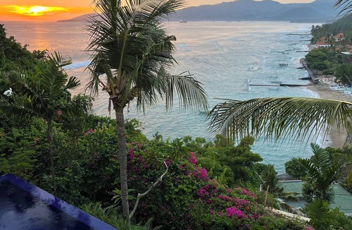Sengkidu Villa | Sea & mountain view villa with pool, tropical garden and amazing staff