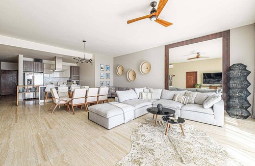 El Tezal Apartment | Sea view Apartment in Vista Vela 1 close by Costco.