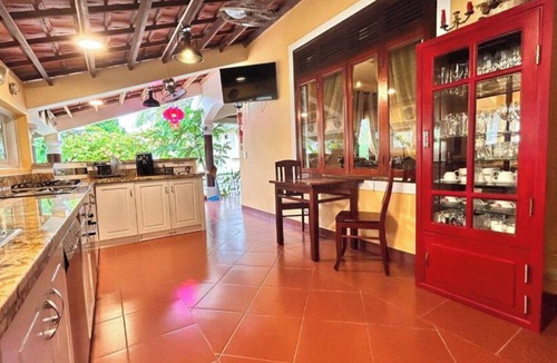 Central Mui Ne Beach Apartment | Seaside Villa 3 Bedrooms with Swimming Pool and Tennis Court