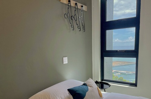 Downtown Kota Kinabalu Apartment | Seaview JQ3A 2R1B 5pax Suria Mall, Gaya Street