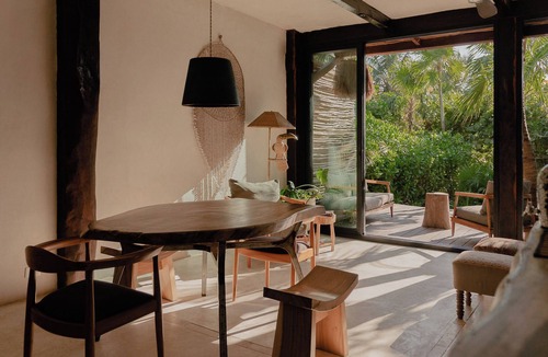 Zona Hotelera Villa | Secluded Two-Bedroom Beach House