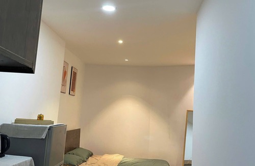 Downtown Ho Chi Minh City Hotel | SeeU Stay | Hidden Gem in District 1, Quiet Stay Near Saigon Nightlife