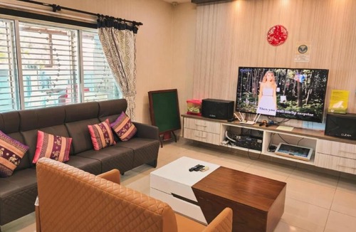 Sekinchan House | Sekinchan Spacious 2 and Half Storey Homestay 100m Walk to KFC 7 Eleven 24hr Clinic KTV BBQ 适耕庄宽敞2层半民宿 100米到KFC 7 Eleven KTV BBQ