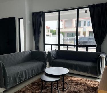 Banting House | Semi-D Home In Banting - 5 Mins To Pantai Morib - Tanjung Sepat