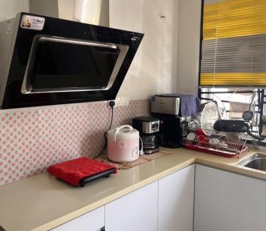 Taman Merdeka House | Semi-D homestay Helena with swimming pool