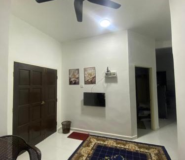 Kampung Sungai Udang House | Serambi Qaseh Homestay With private pool