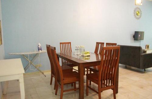 Kota Warisan House | Seraya Homestay Semi-D w Private Yard - 15 mins KLIA