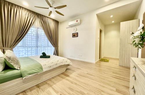 Jalan Bangi House | Serene Homestay Semenyih - Endlot House 4BR for 11 pax