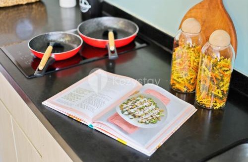 Cikini Apartment | Serenia by Kozystay - Menteng