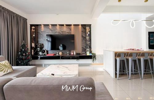 Tebrau House | Seri Austin Lakeview Private Gather Jacuzzi House No Event