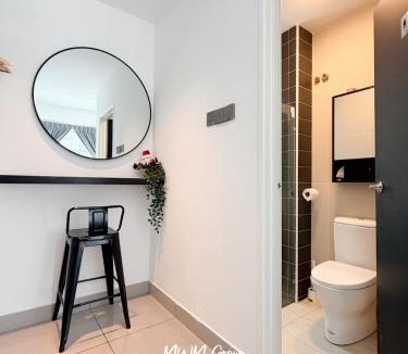 Tebrau House | Seri Austin Lakeview Private Gather Jacuzzi House No Event