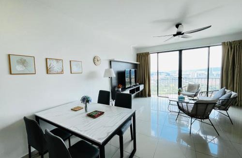 Shah Alam Apartment | Setia Alam Nordic Trefoil 2 Bedrooms Home-Walk to Setia City Mall & & Setia City Convention Centre