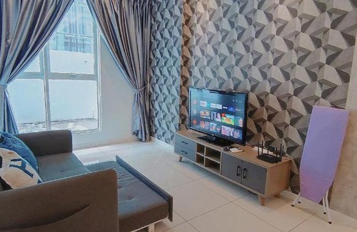 Kampung Sembulan Baru Apartment | Seven Heaven at Sutera Avenue - Unit 1