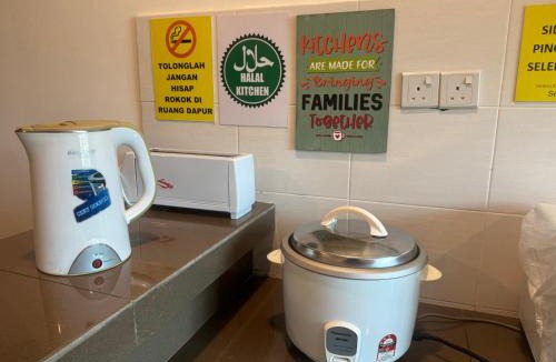 Kampung Ayer Meleleh House | Sevenseas Seaview Homestay