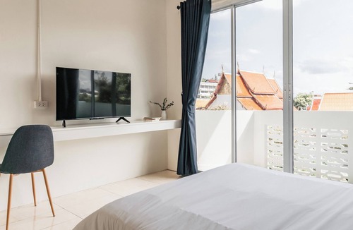 Sri Phum Hotel | Shapel Hostel and Cafe