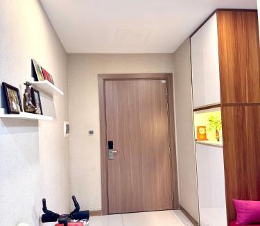 Ben Nghe House | Share 1 phòng ngủ view sông siêu đẹp bên cạnh Lanmark 81 -chỉ nhận khách nữ