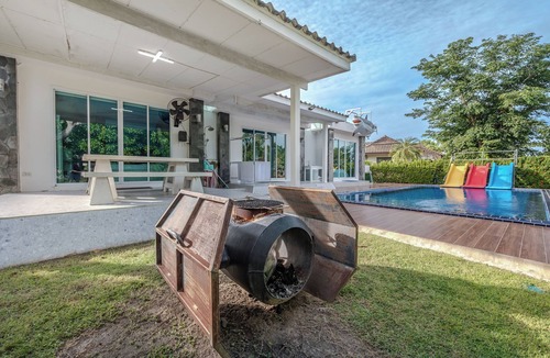 Kram Villa | Shark House - Family Pool Villa