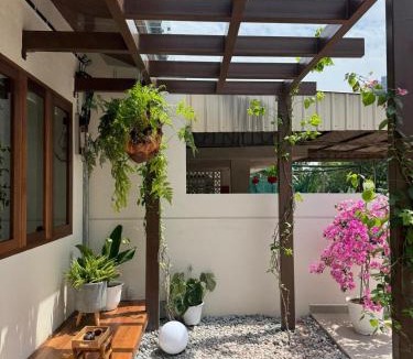 Gua Villa | Shinju Villa with Jacuzzi Pool