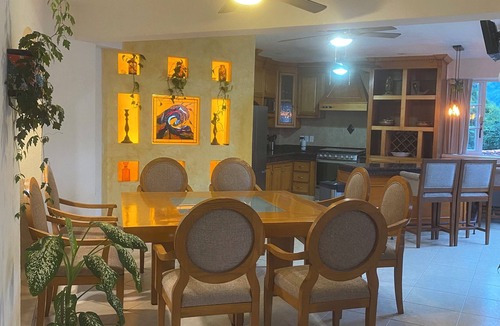 South Shore Hotel Area Condo | Showstopper 3-bedroom condo with AC & WiFi with phenomenal Mismaloya Bay views