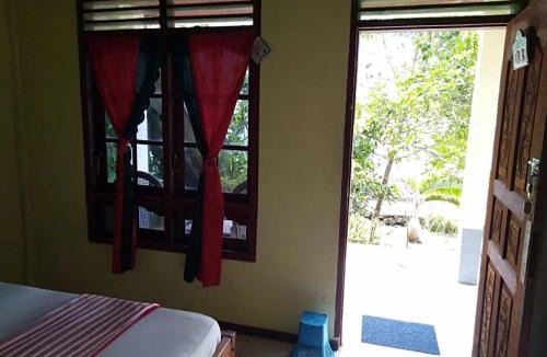 Tuk Tuk House | Sibayak Guesthouse
