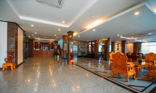 Vang Vieng Hotel | Sisombat Plaza Hotel