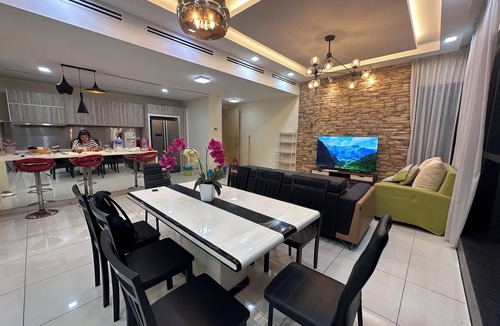 Petaling Jaya Apartment | Skyline Luxe 4BR Retreat with En-suites
