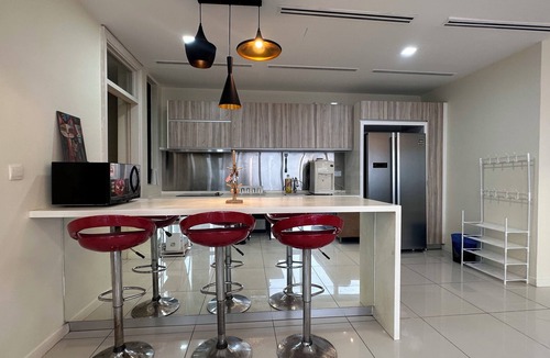 Petaling Jaya Apartment | Skyline Luxe 4BR Retreat with En-suites